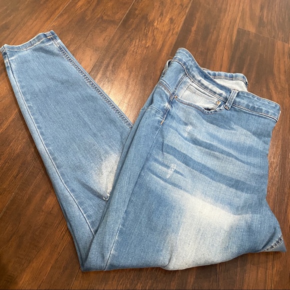 Plus Size Medium Wash Denim Jeans - Picture 1 of 5